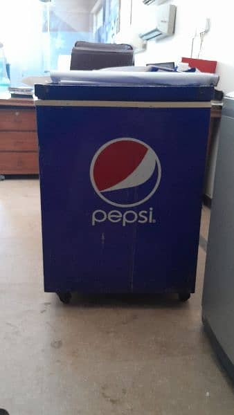 singal door full size deep freezer Pepsi company for seel 7