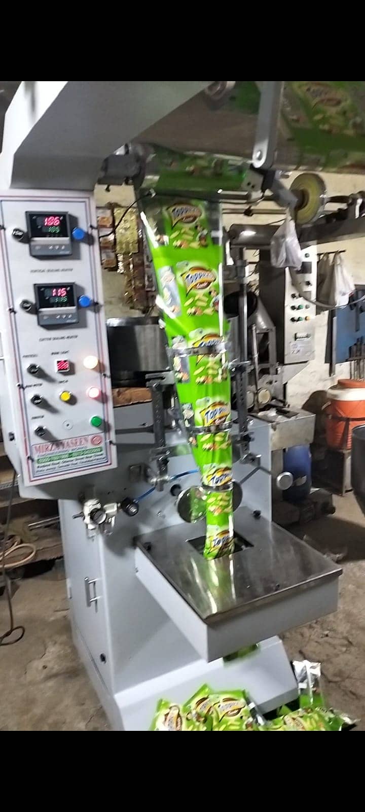 Automatic Packing Machine for Surf,Slanti ,dryer and fryer Juice 5