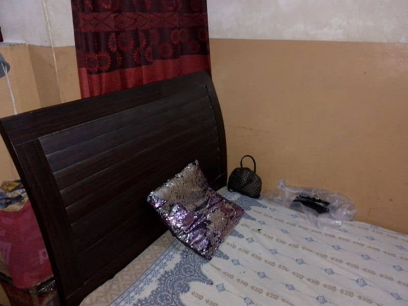 Single bed with metress for sale urgently 3