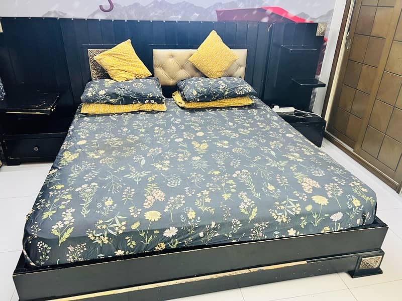 king size bed, moltifoam mattress,dressing table,Almari 1