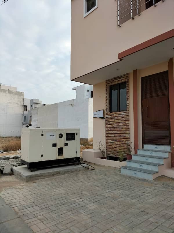 PUNJABI COMFORT, 3 Bed DD Lounge, 4 Bed Lounge, With Roof Top, Lift, Standby Generator, Ready To Move. 24