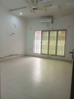 10 MARLA UPPER PORTION AVAILABLE FOR RENT IN JUBILEE TOWN LAHORE