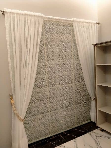 Roman blind and plain velvet curtains 3
