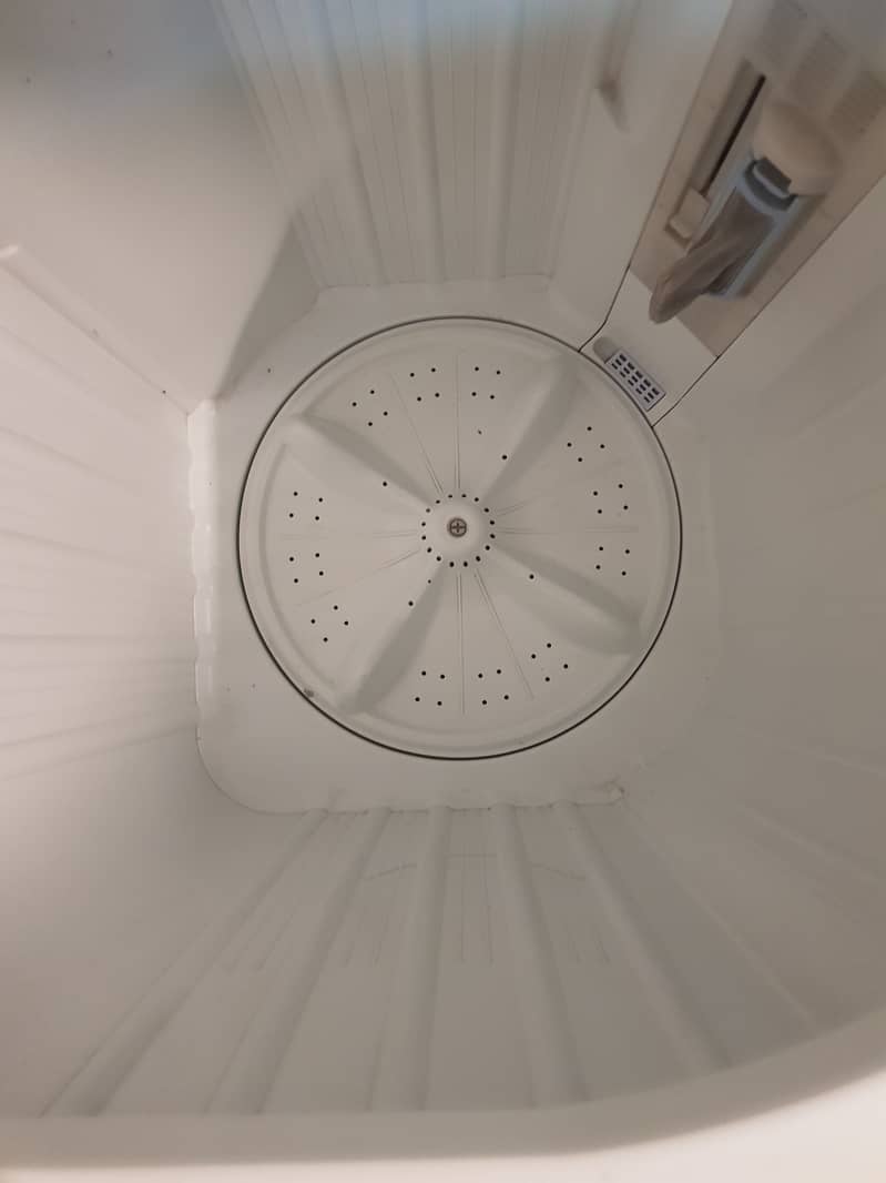 Haier washing Machine with dryer/spinner 3
