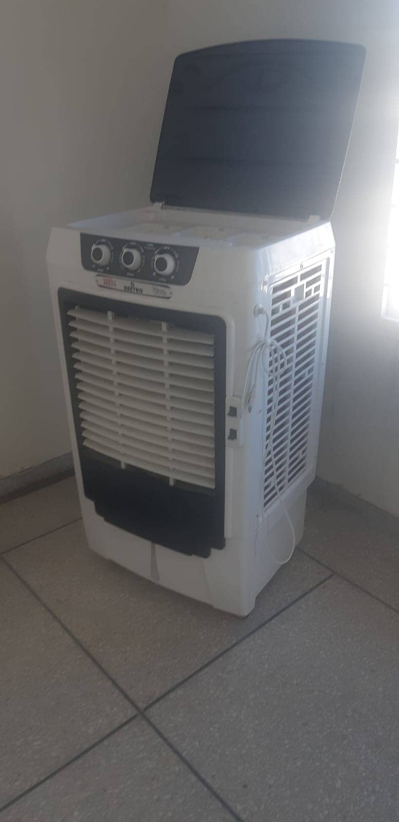 Excellent Condition Rarely Used Beetro Air Cooler with 3 Ice Boxes 2