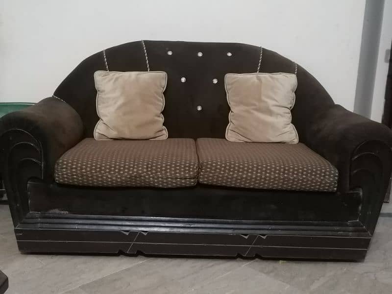 sofa set  for sale very strong base very good condition 0