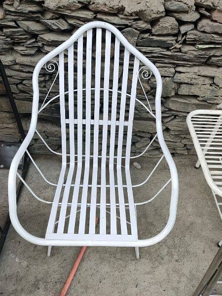 PLASTIC OUTDOOR GARDEN CHAIRS TABLE SET AVAILABLE FOR SALE 9