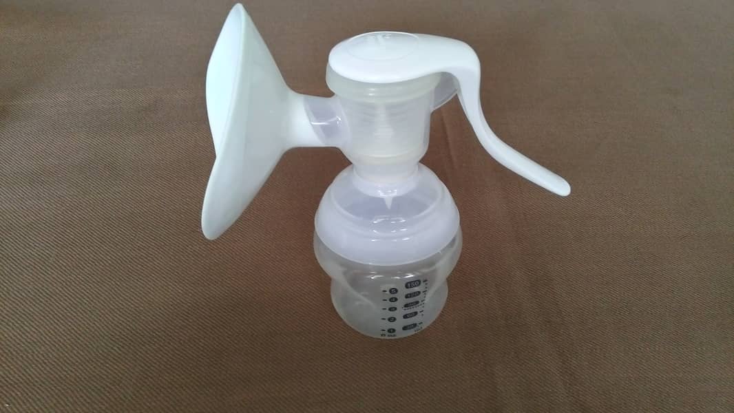 Tommeetippee Manual Breasts Pumps 3