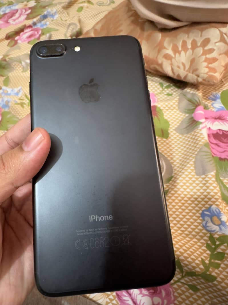 Iphone 7 plus - 128 GB - PTA Approve - With Box and cable - 9/10 1