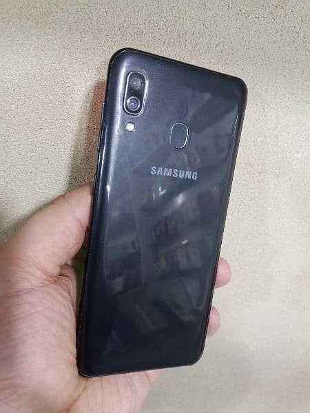 Samsung A30 3