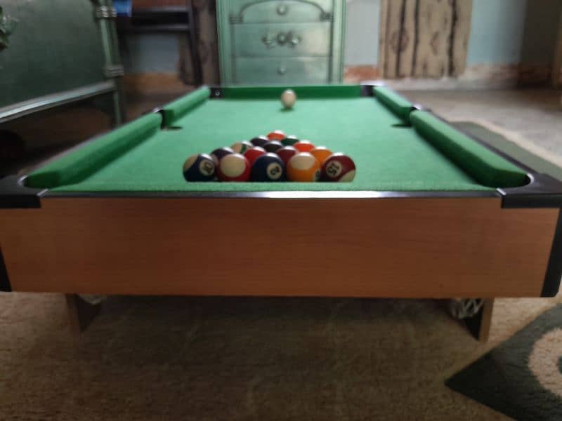 Small Billiard Snooker table with all accessories almost unused 4
