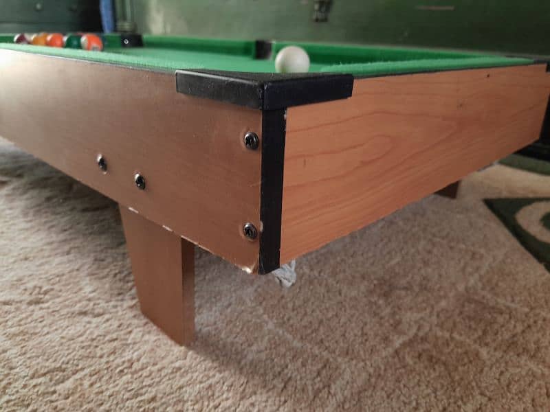 Small Billiard Snooker table with all accessories almost unused 5