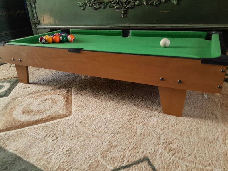 Small Billiard Snooker table with all accessories almost unused 6