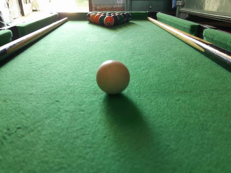 Small Billiard Snooker table with all accessories almost unused 3