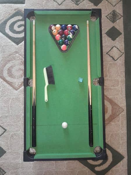 Small Billiard Snooker table with all accessories almost unused 1