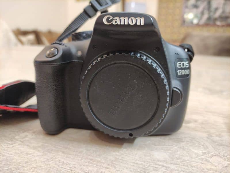 Canon 1200D + Canon 50mm lense + Yongnuo speedlite yn580 III 3