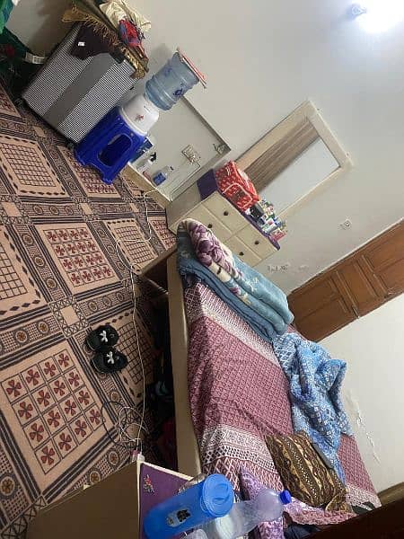 Furnish room available in G11/3 for ladies only 2