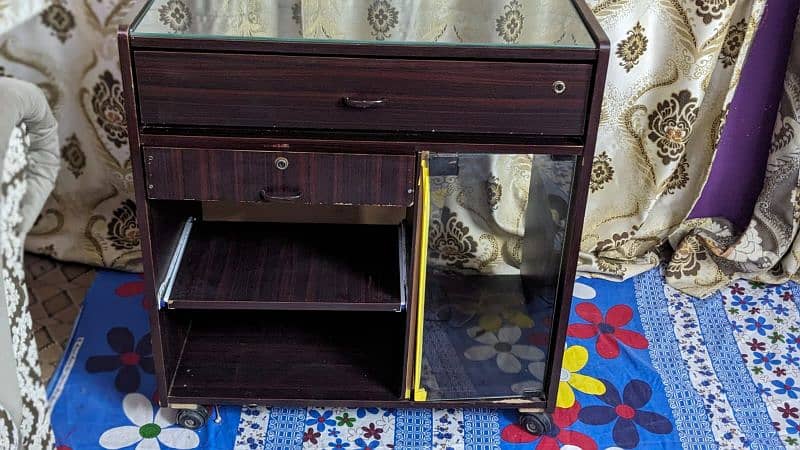 computer trolley/table new condition urgent sale 6