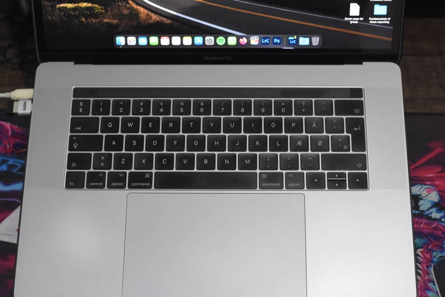 Macbook pro 2017-Core i7-7th Generation with 6GB Graphics Card 1