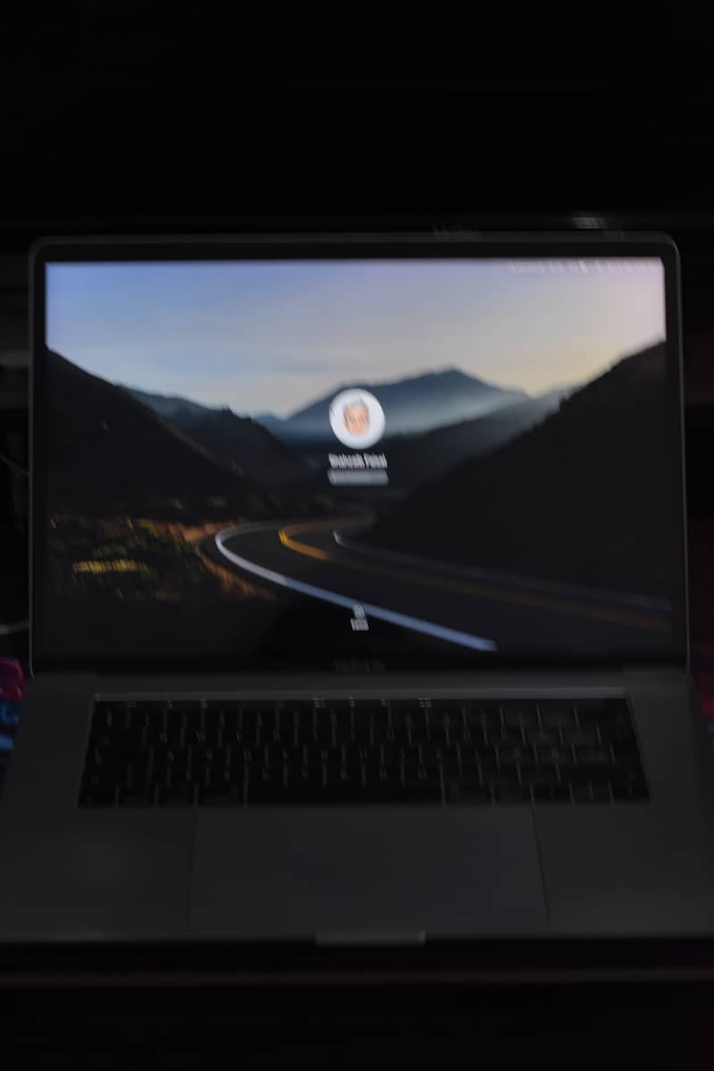 Macbook pro 2017-Core i7-7th Generation with 6GB Graphics Card 7