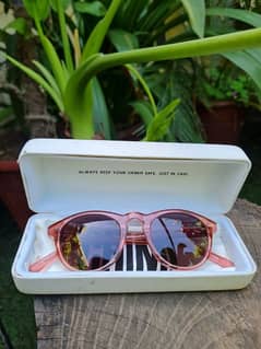 Chimi limited edition sunglasses - 002 - Guava - Black Lens