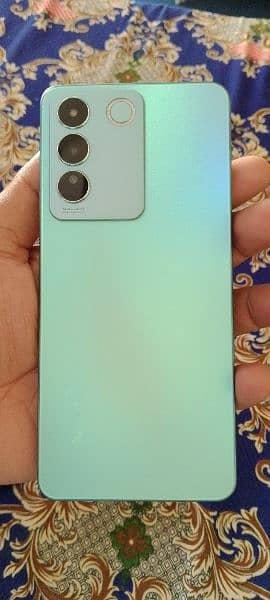 Vivo v27e Green colour 0