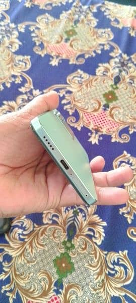 Vivo v27e Green colour 1