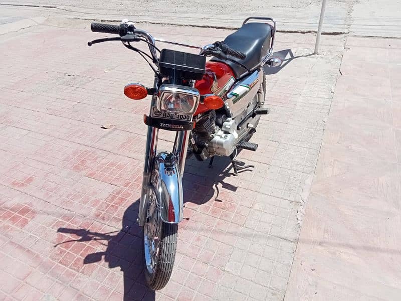 Honda 125 10/10 condition first owner 1