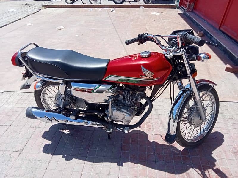 Honda 125 10/10 condition first owner 3