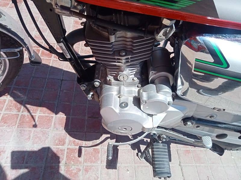 Honda 125 10/10 condition first owner 5