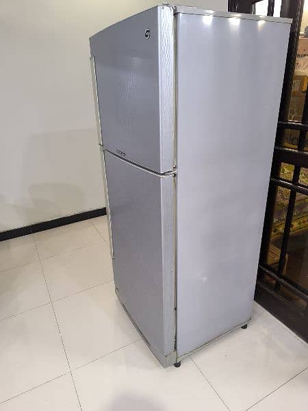 selling my used fridge 10/9 in condition cooling 100% 1