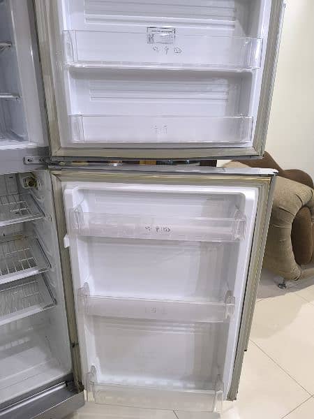 selling my used fridge 10/9 in condition cooling 100% 6