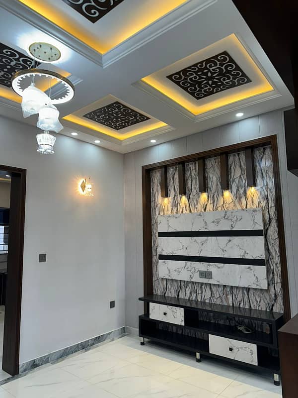 3 BEDS 5 MARLA BRAND NEW HOUSE FOR SALE LOCATED BAHRIA ORCHARD LAHORE 8