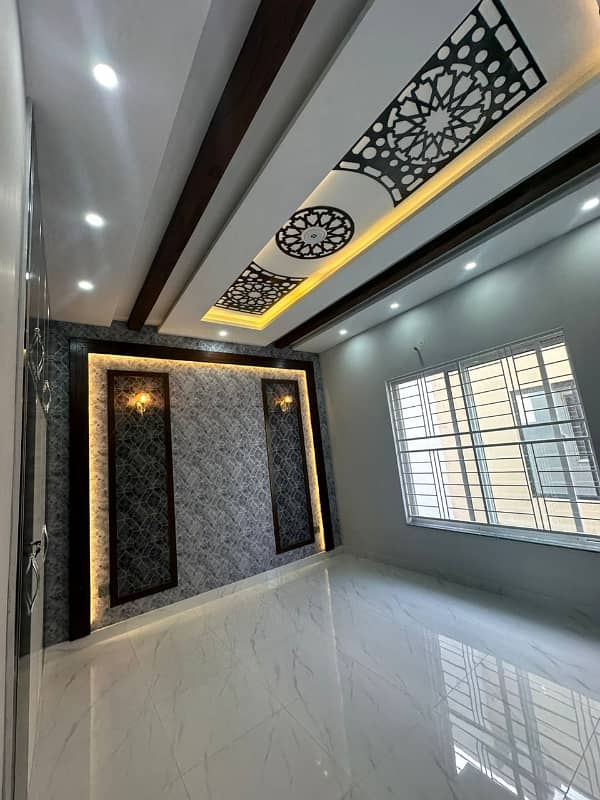 3 BEDS 5 MARLA BRAND NEW HOUSE FOR SALE LOCATED BAHRIA ORCHARD LAHORE 13