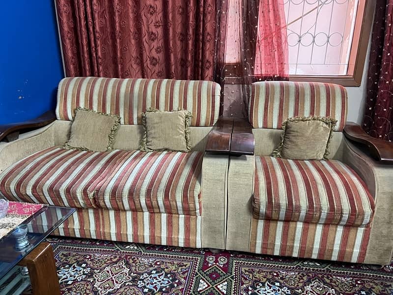 7 seater sofa set and table for sale 3