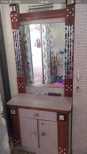 Bed-dressing-Divider-side tables pura set ha 1 year used vip 9