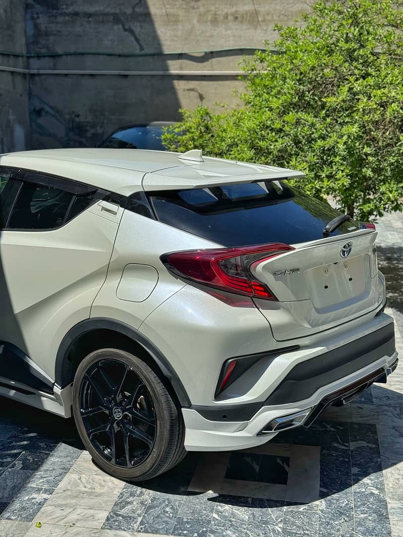 Toyota chr G led mode fresh import 2019 model 5