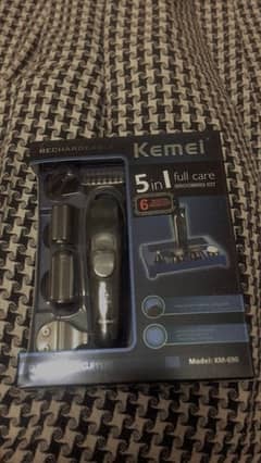 kemei KM-690 5 in 1 full care Grooming Kit.