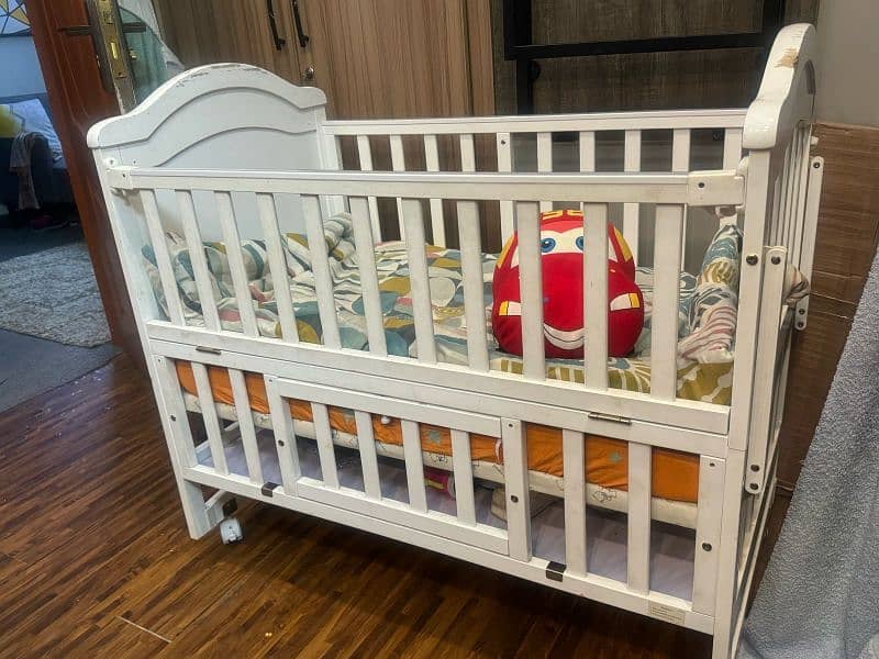 Tinnies wooden cot for sale 3