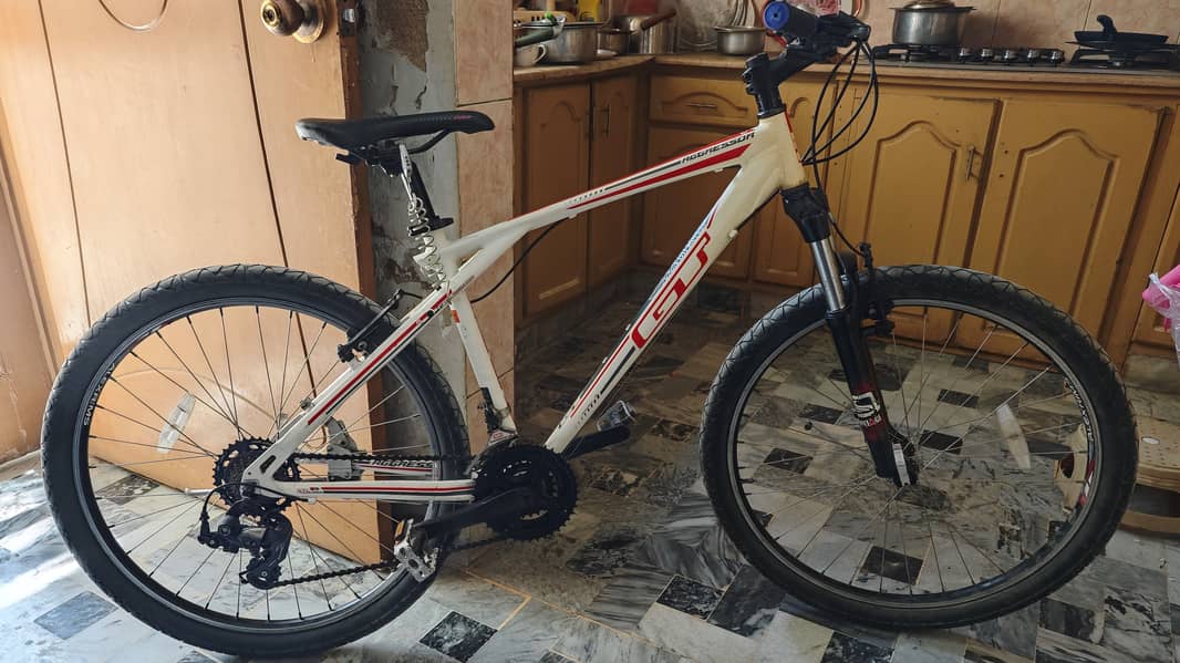 GT Mountain Bike  with Shimano components 1