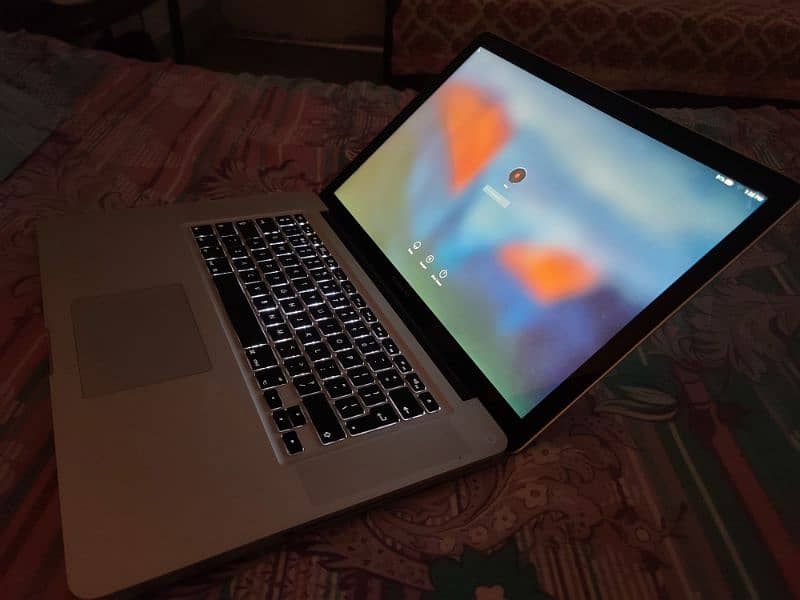 MacBook Pro 15 inch Core i7 2010 model 8GB Ram 128GB SSD 1