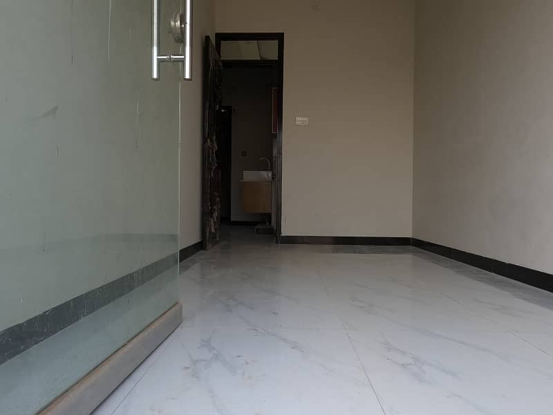 Stunning 42 Square Yards Shop In Allahwala Town - Sector 31-G Available 4