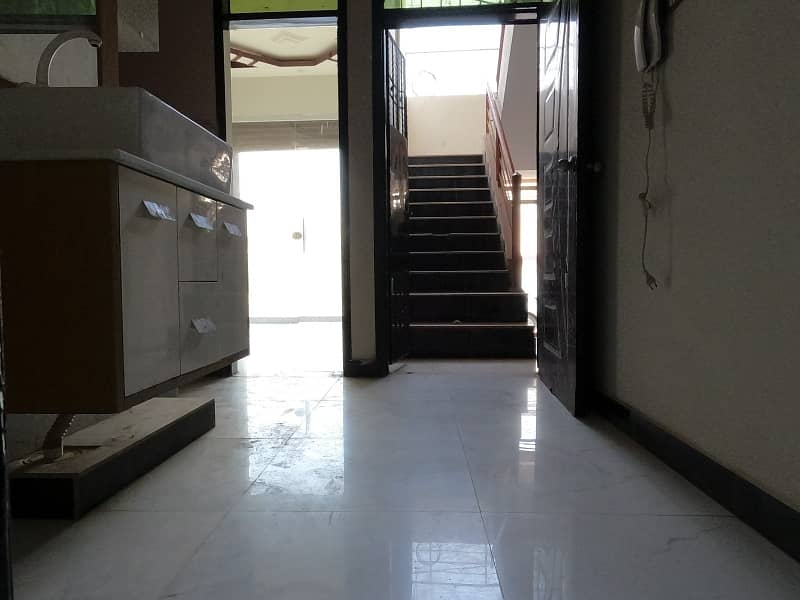 Stunning 42 Square Yards Shop In Allahwala Town - Sector 31-G Available 19