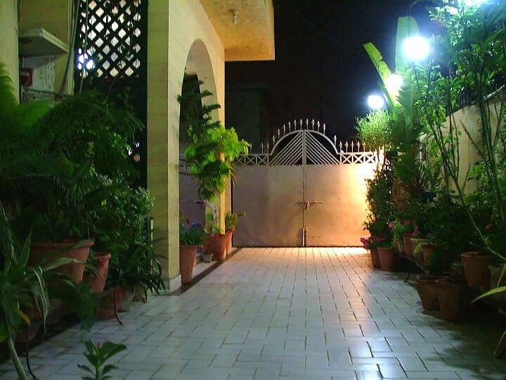 310 sq. yrd corner westopen double 5 bed dd luxurious furnished house block 4 gulshan-e-iqbal 7
