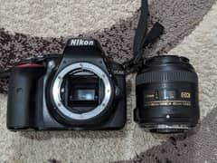 Nikon D5300 with Nikkor 40mm Prime Lens