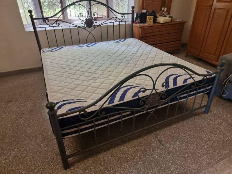 King size rod iron bed 1