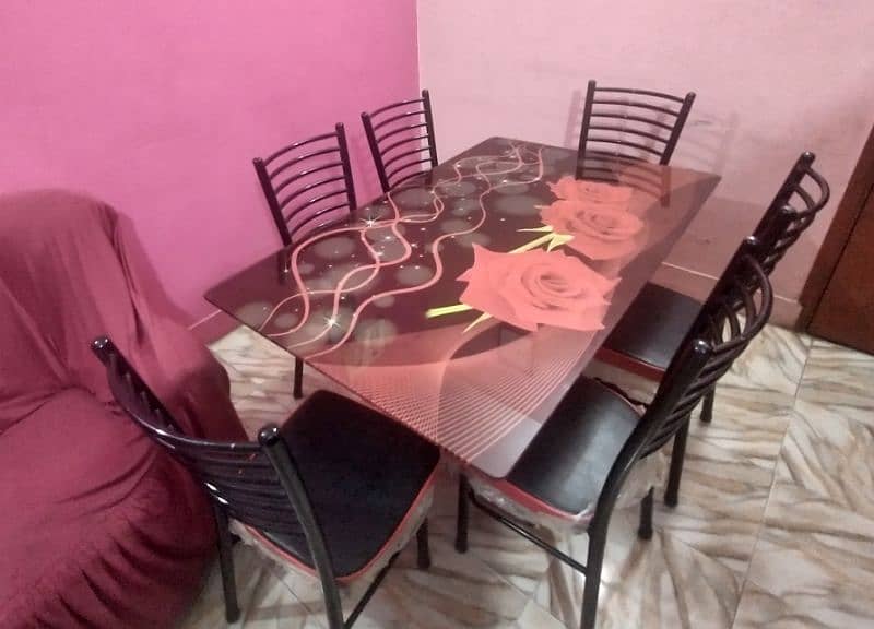 Dining table with 6 chairs like new 10/10 1