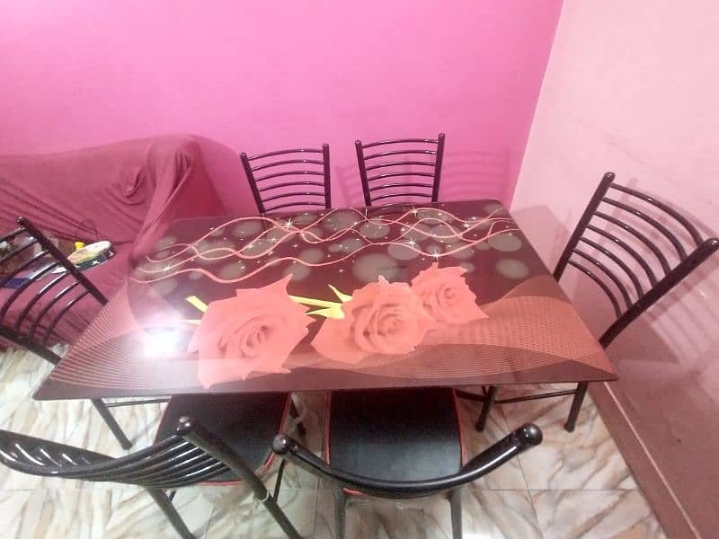 Dining table with 6 chairs like new 10/10 2