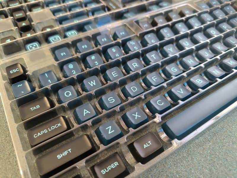 Mechanical Keyboards + Switches + Keycaps (Custom Gaming Keyboards) 12