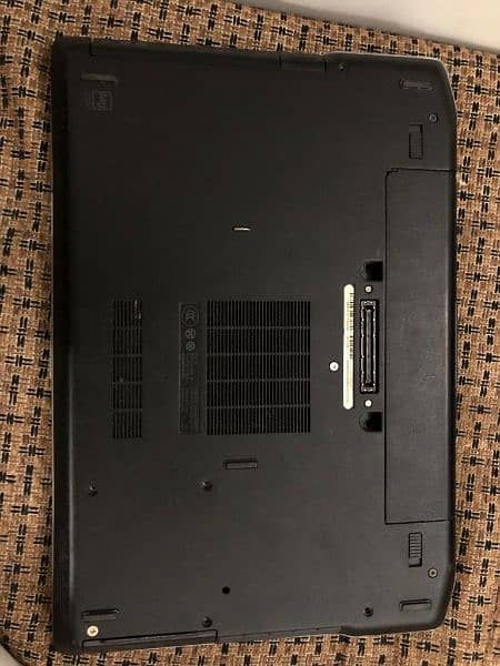 Laptop i7 ( 10/10 condition) 3